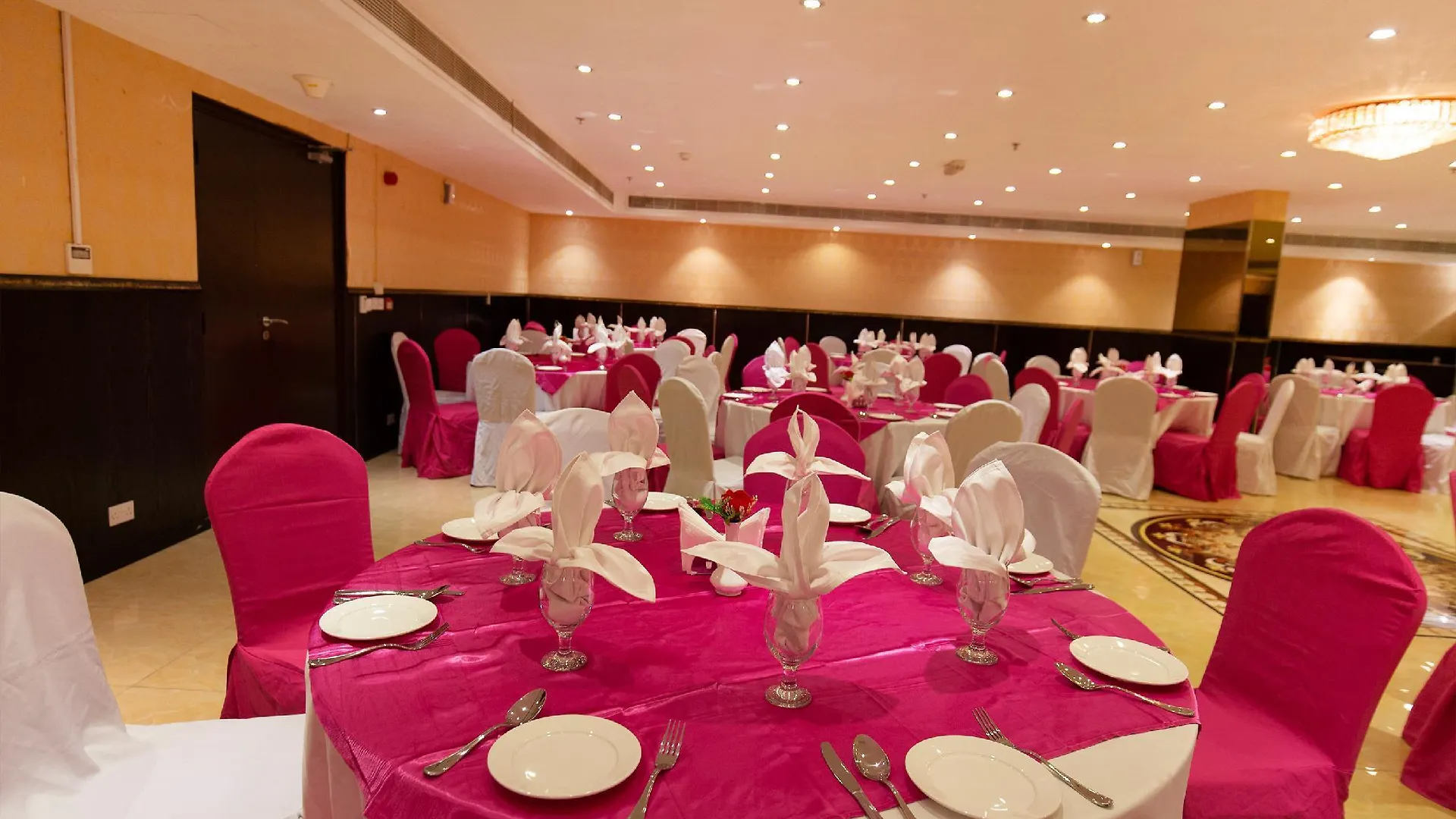 Smana Hotel Al Raffa Dubai 3*,